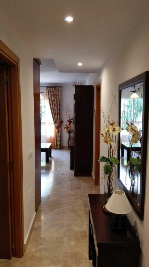 Apartamento En La Carihuela Торремолинос Экстерьер фото