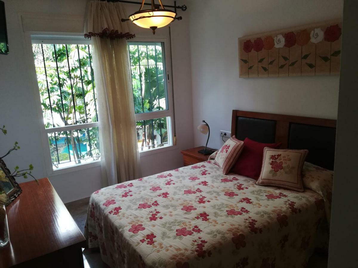 Apartamento En La Carihuela Торремолинос Экстерьер фото