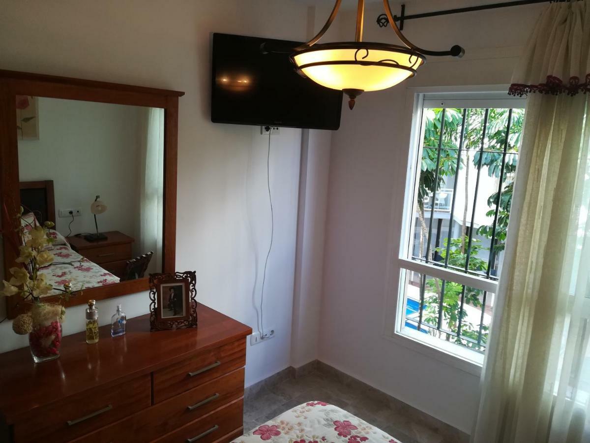 Apartamento En La Carihuela Торремолинос Экстерьер фото